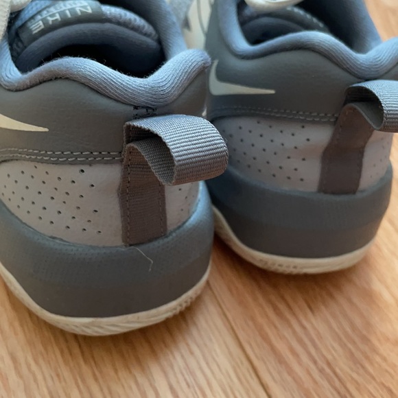 Grey Nike Hustle Quick - Picture 5 of 7